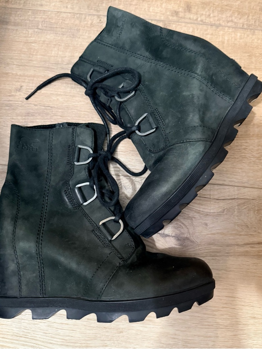 Sorel Women's Black Lace-Up Nubuck Wedge Ankle Boots Sz. 7.5